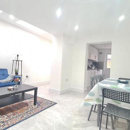 Spacious Private Room In Manor Park Londres Extérieur photo